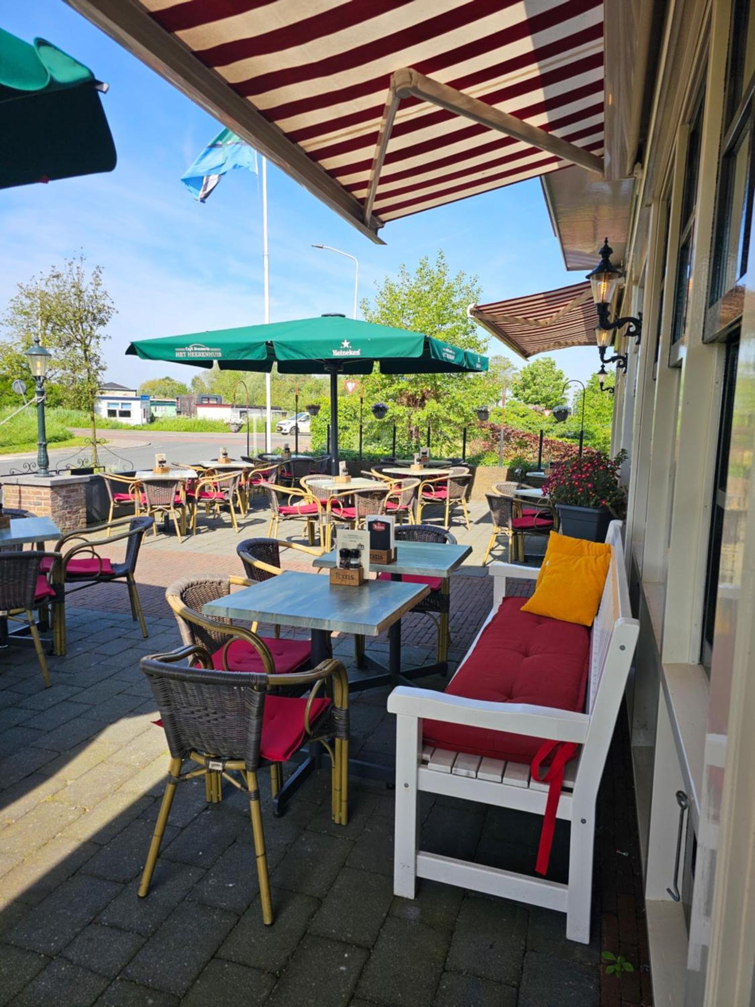 Cafe Brasserie Het Heerenhuis Het Kalf Eksteriør billede